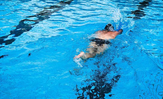 Nauka pływania jako metoda rehabilitacji i terapii