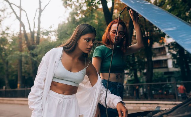 Holowanie aut z automatem – jak uniknąć kosztownej awarii przy pomocy drogowej na A4 pod Tychami?