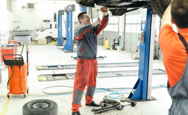 Rola stacji diagnostycznych w wykrywaniu cofania liczników – narzędzia, obowiązki i ograniczenia prawne